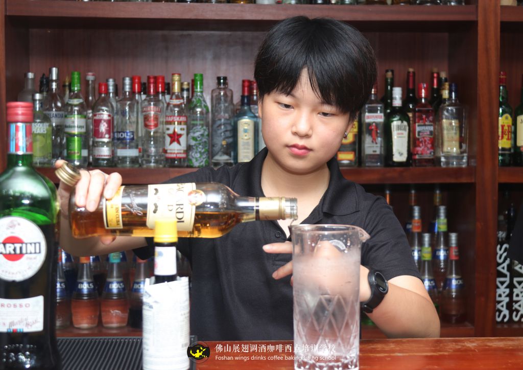 女生學調酒怎么樣？好嗎？